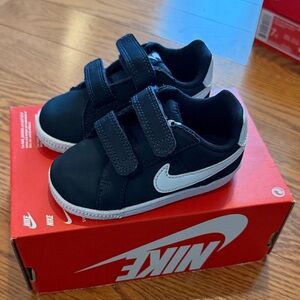 Nike Kids Navy and White Velcro Swoosh Sneakers